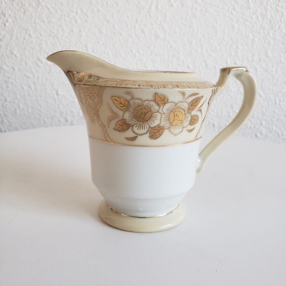 Vtg Chikaramachi Japan CHK3 Collection  Porcelain Footed Creamer